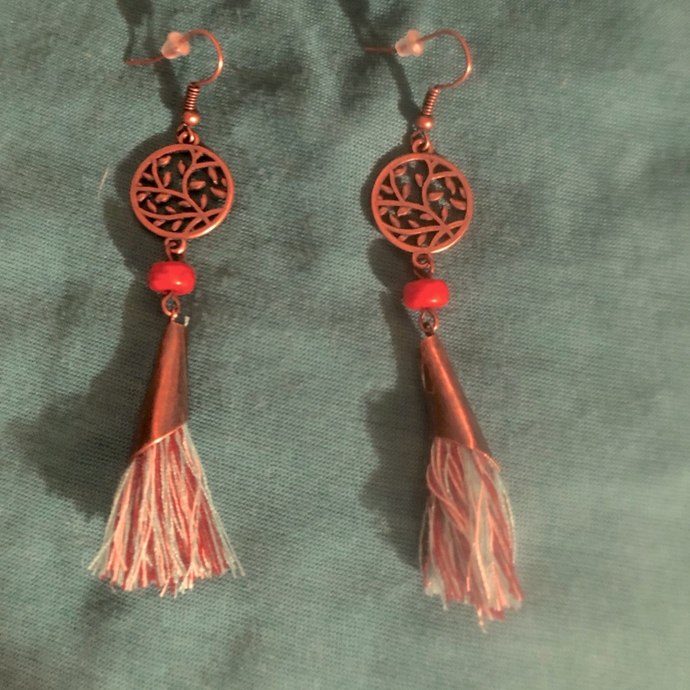 2/15 NEW 2 pair earrings leafs/tree dangles